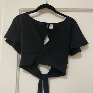 Divided by H&M women’s XS open back black crop top shirt neutral summer